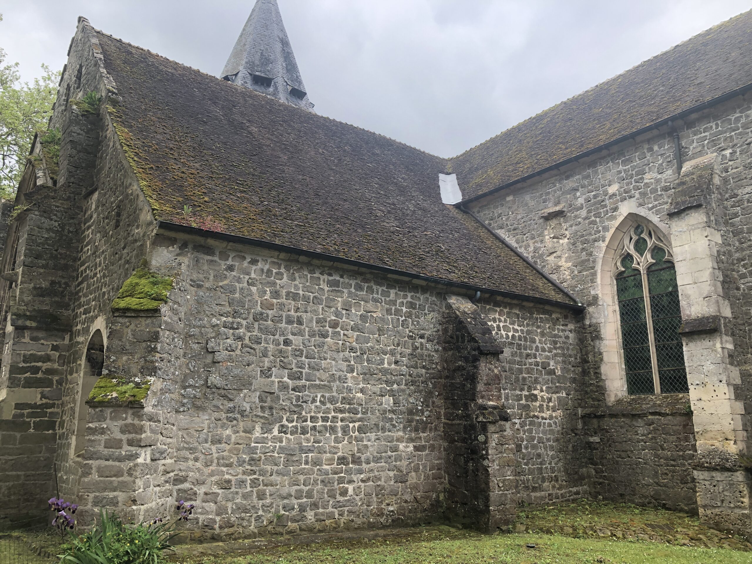 toiture-eglise-montaigu-avant-restauration.