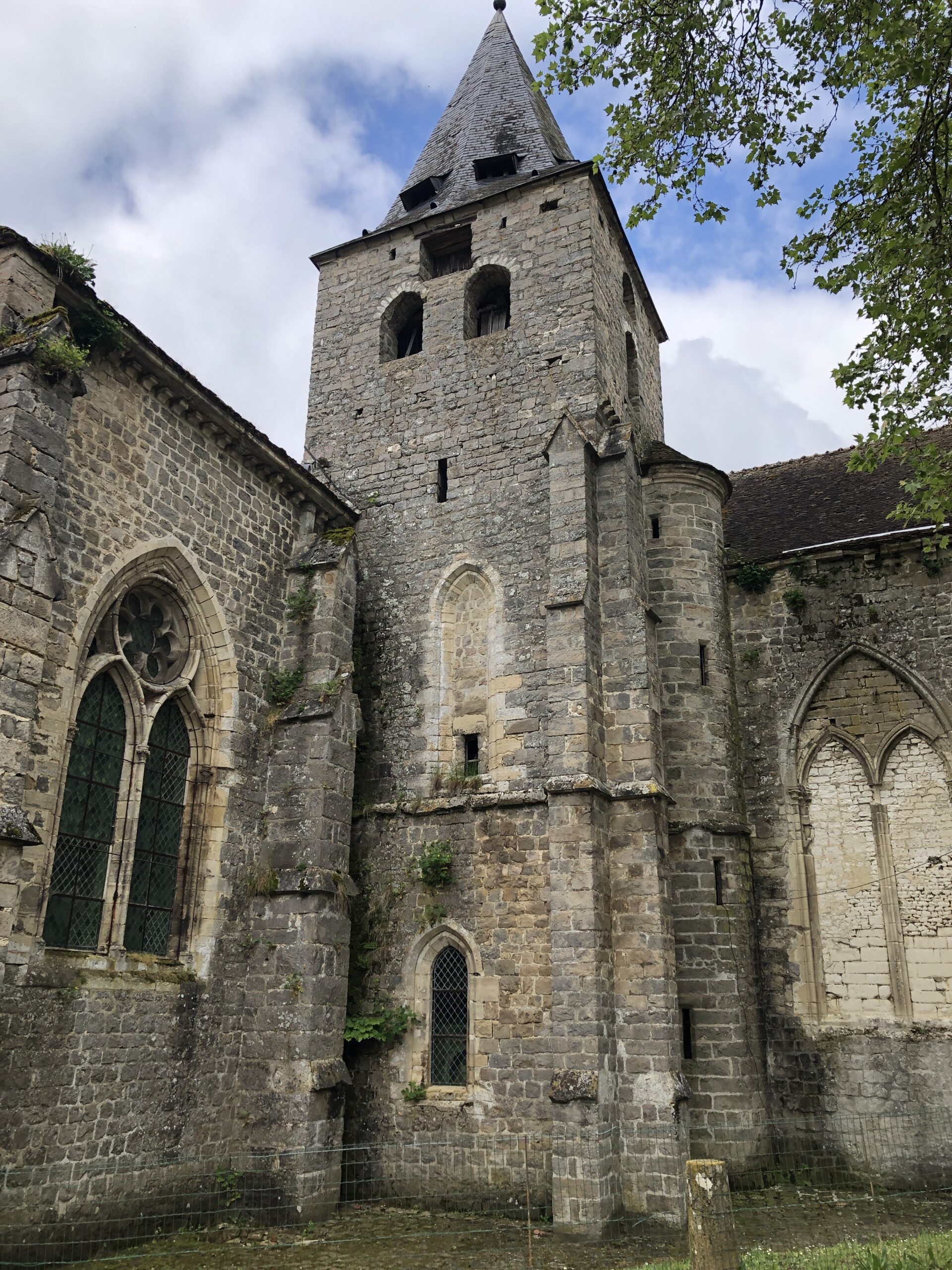eglise-montaigu-aisne-facade-clocher